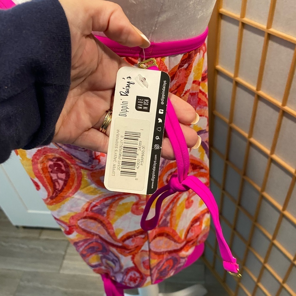 New NWT Dippin Daisy Women's Pink Tropical Floral Bandeau Tankini Swim Top 8 - Picture 2 of 6